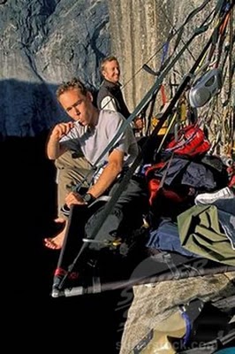 extreme_hanging_tents_16.jpg