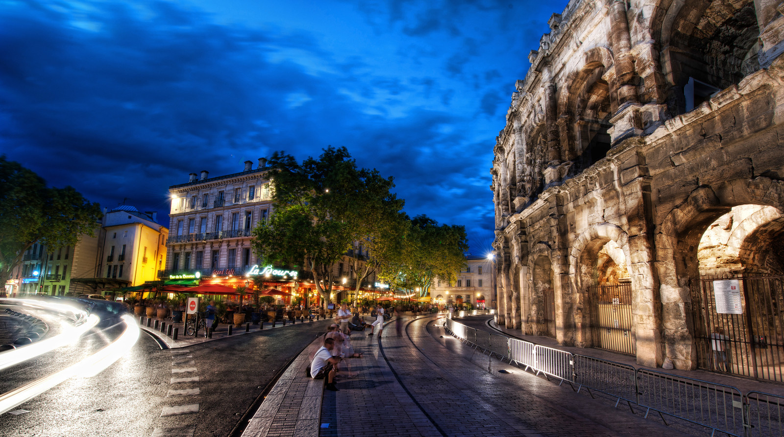 Street-Scene-in-Nimes-X3.jpg