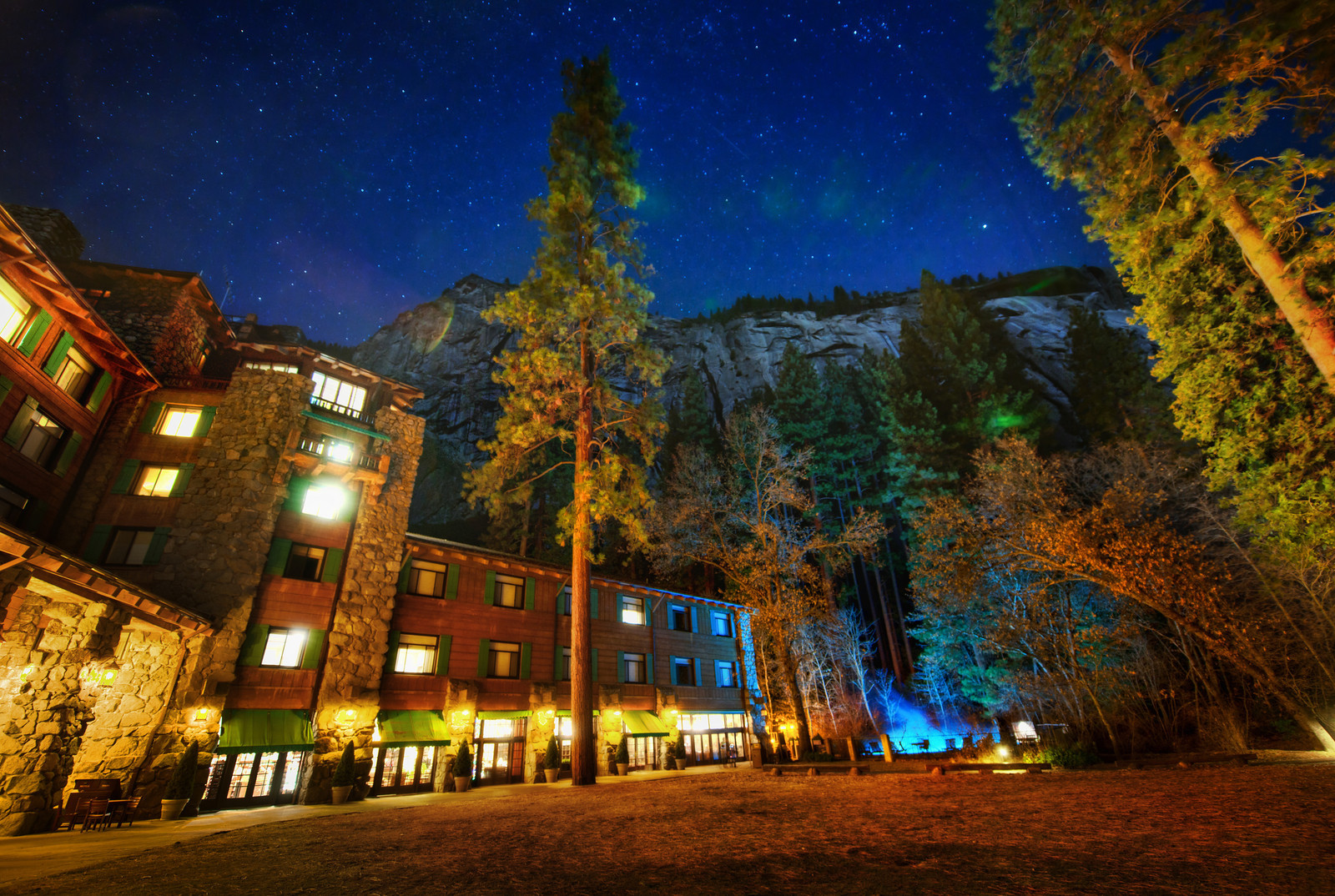 The-Lodge-at-Night-X3.jpg