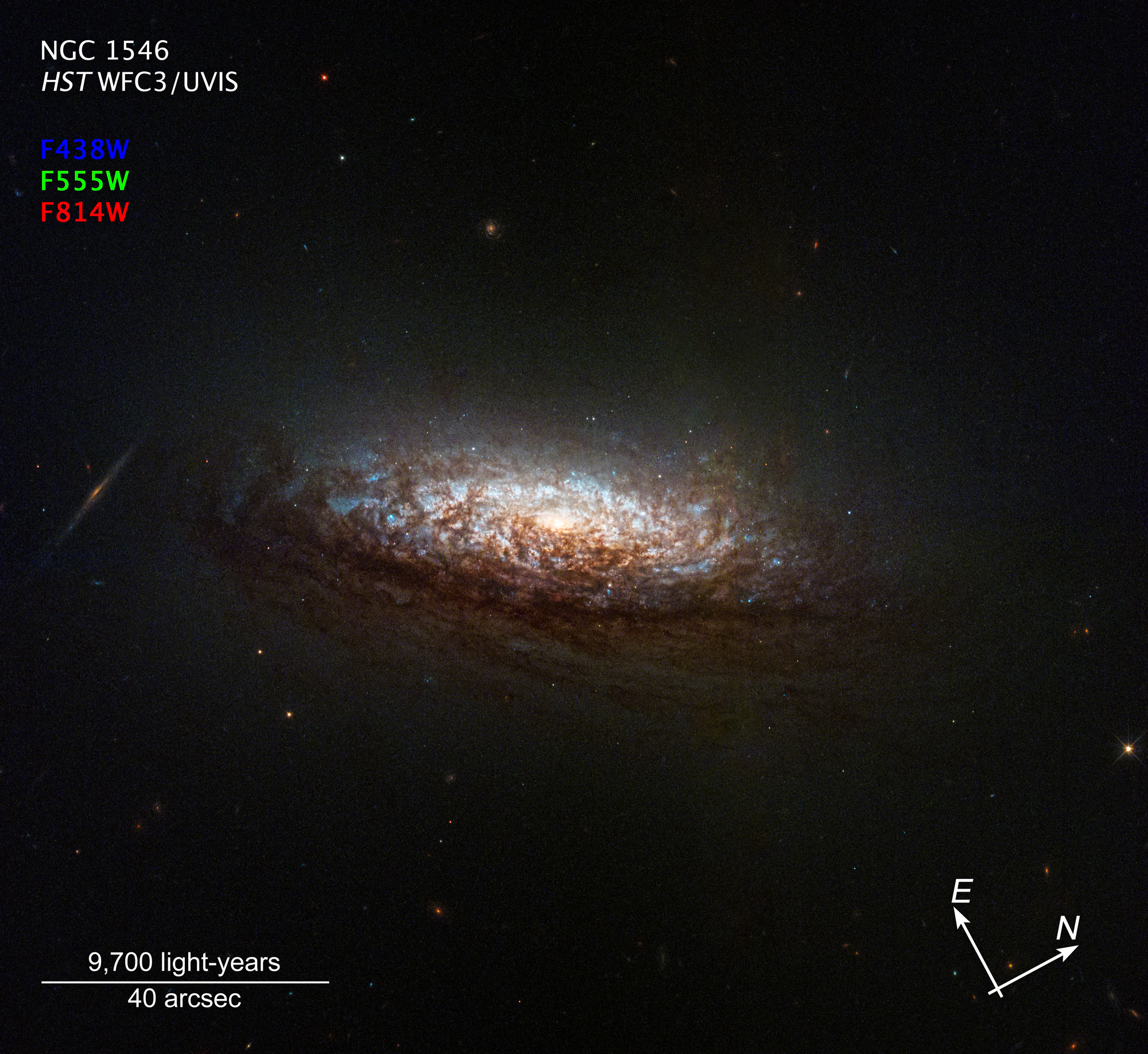 NGC1546compassHST.jpg