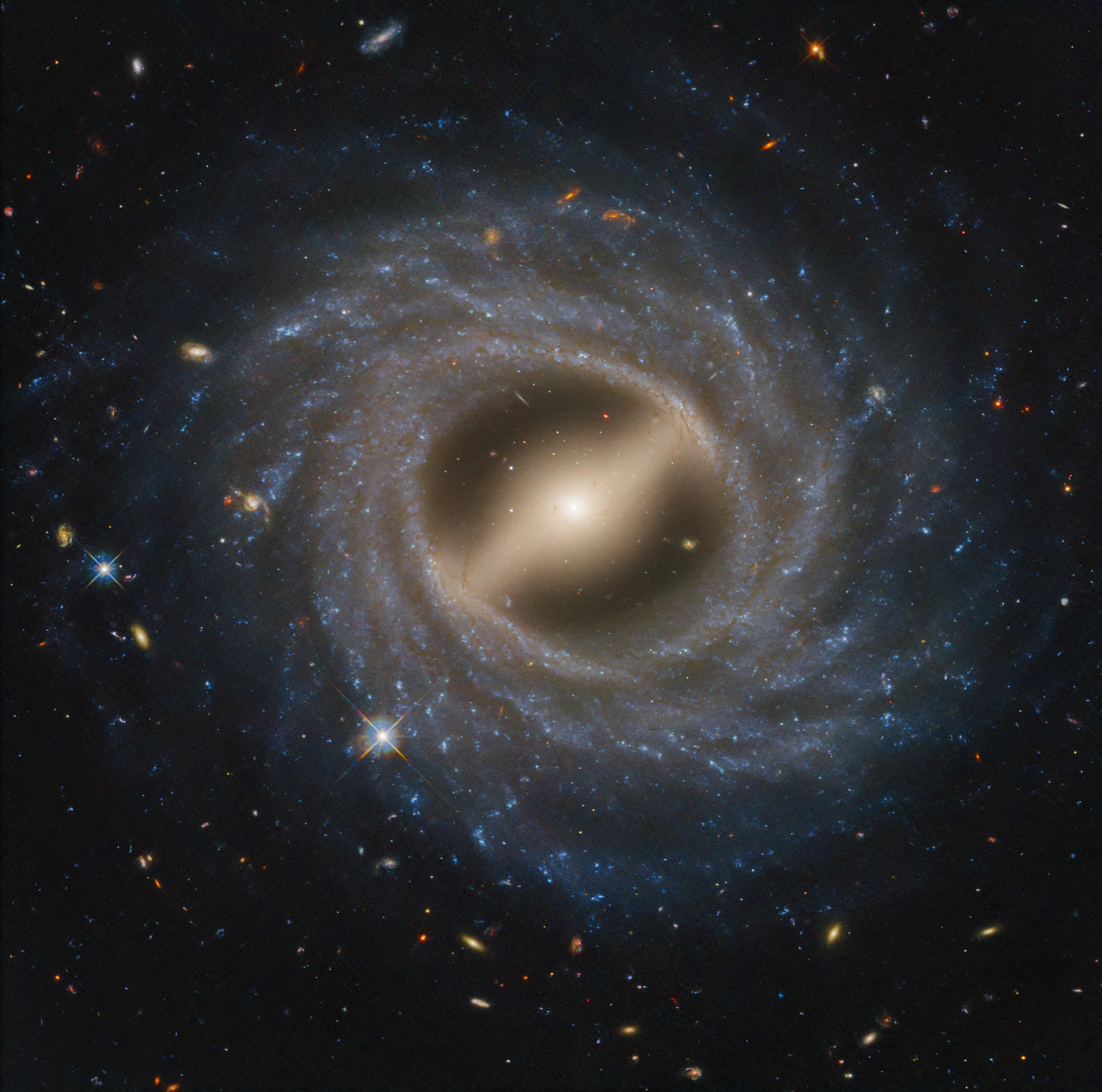 NGC5335heic2505_2048.jpg