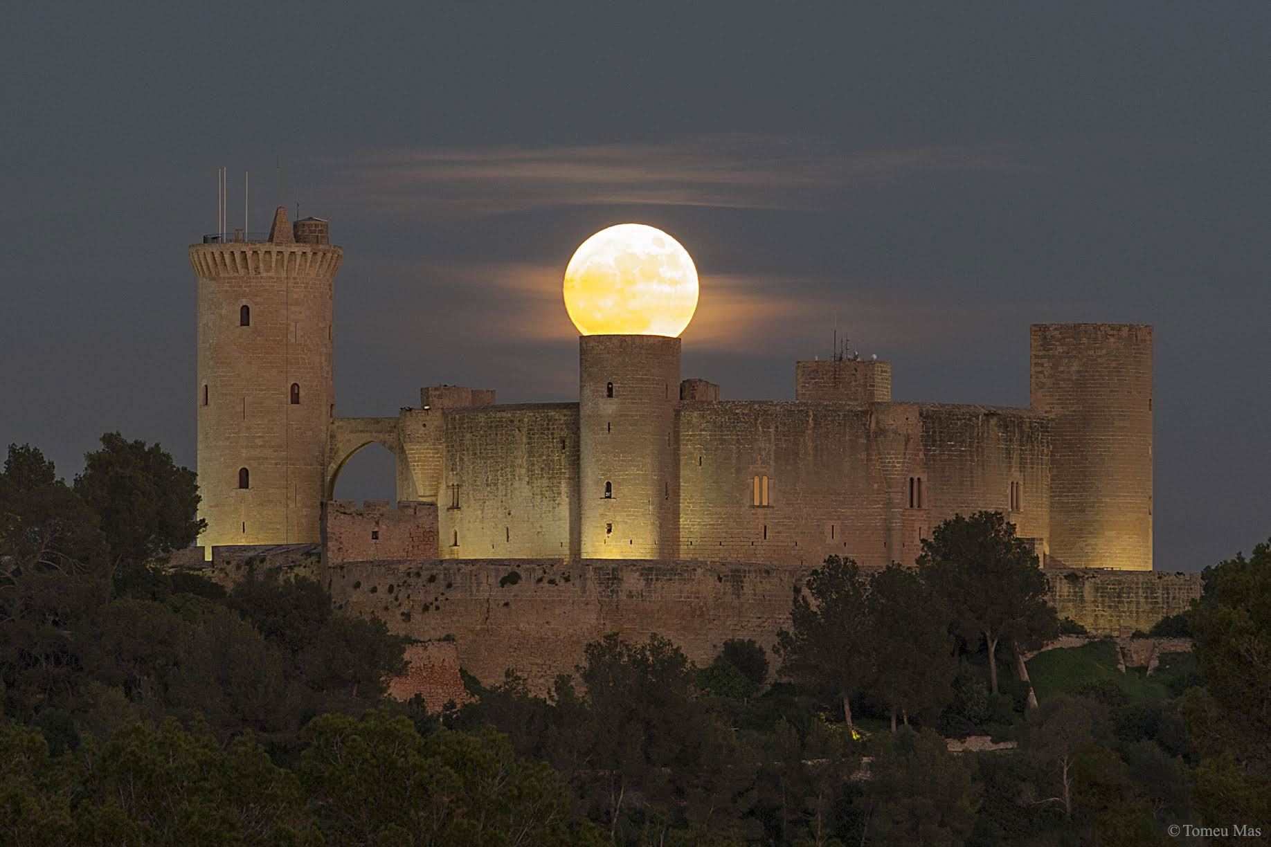 SupermoonCastle_Mas_1836.jpg