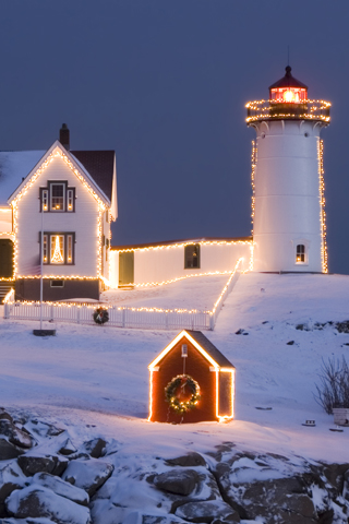 01437_christmaslighthouse_320x480.jpg