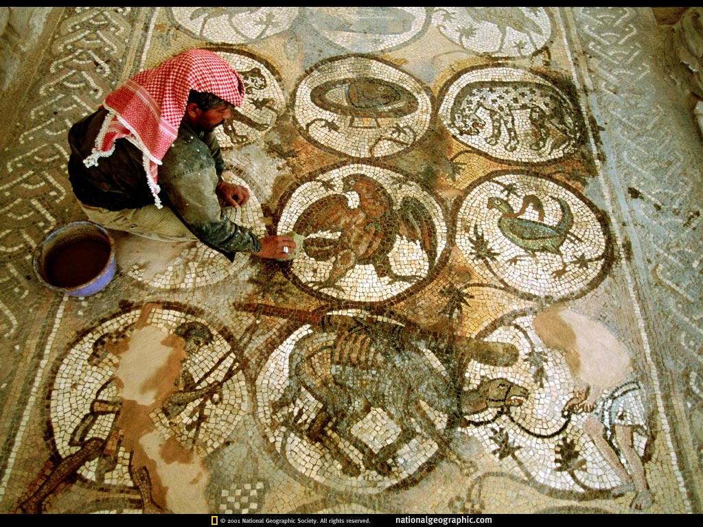 NGM1998_12p132.jpg