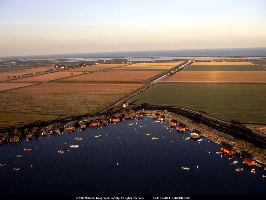 NGM2002_05p108-9.jpg