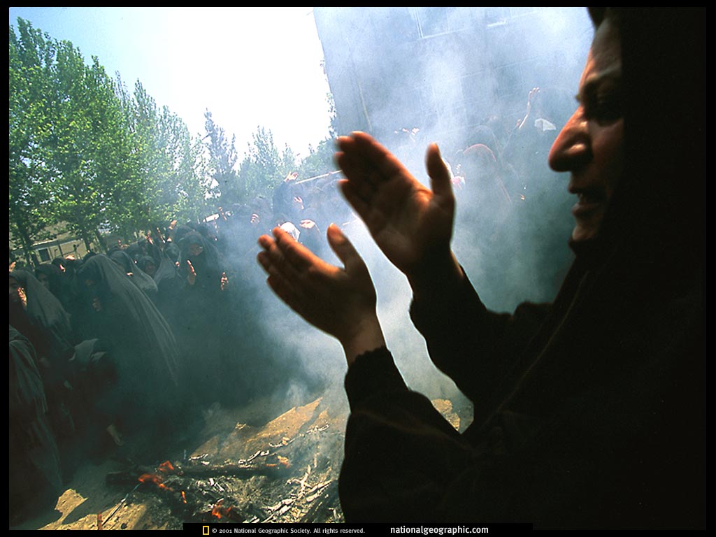 NGM_07_1997_11Lo.jpg